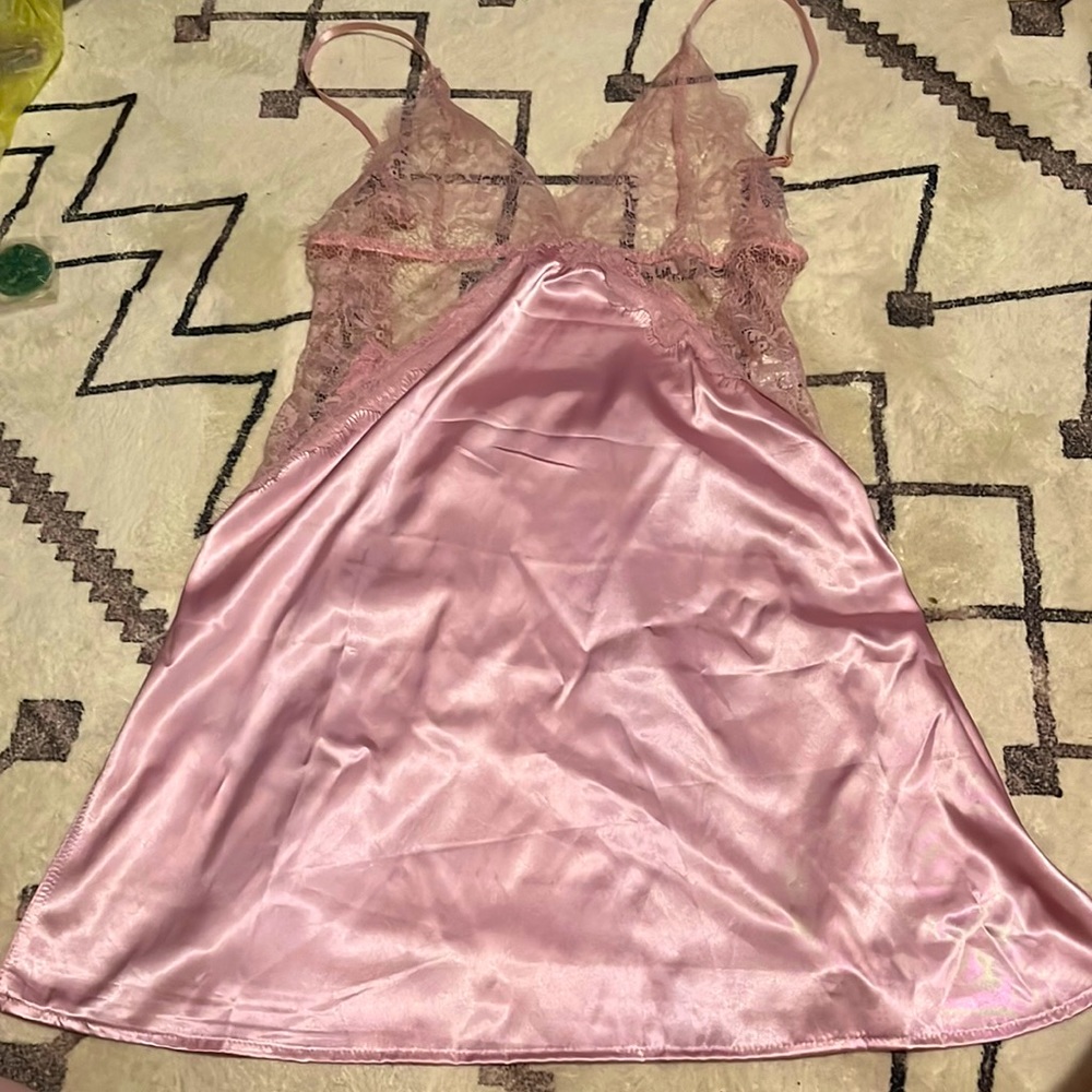 * Never worn * Lace Pink Chemises